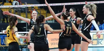 VakıfBank, Sarıyer Belediyespor'u 3-0 Mağlup Etti