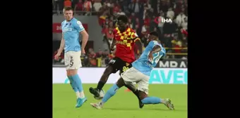 Göztepe, Trabzonspor'u 2-1 Yenerek 3 Puan Aldı