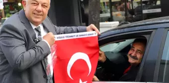 Düzce'de Esnafa Türk Bayrağı Dağıtımı