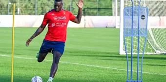 Mario Balotelli, Genoa ile Anlaştı