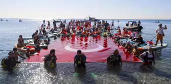 Antalya'da Cumhuriyet'in 101. Yılı Denizde Coşkuyla Kutlandı