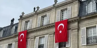 Paris'te Türkiye Cumhuriyeti'nin 101. yılı kutlandı