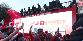 İstanbul-Kadıköy'de Cumhuriyet Yürüyüşü'ne binlerce kişi katıldı