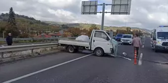 Bilecik'te Üç Araçlı Kaza: 1'i Ağır 2 Yaralı