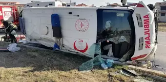 Uzunköprü'de Ambulans ve Otomobil Çarpıştı: 7 Yaralı