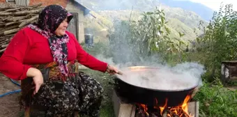 Giresun'da İmece Usulü Pekmez Yapımı Devam Ediyor