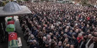 Yangında Hayatını Kaybeden Üç Kişi Toprağa Verildi