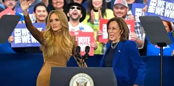 Jennifer Lopez, Kamala Harris'in Mitinginde Latinlere Oy Kullanma Çağrısı Yaptı