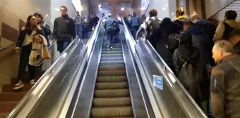 Taksim Meydanı Metro İstasyonu'nda Arızalar Vatandaşları Mağdur Ediyor