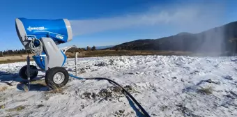 Uludağ'da Beklenen Kar Yağışı Yerine Suni Karlama Başladı