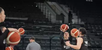 A Milli Kadın Basketbol Takımı Romanya Maçı İçin Medya Günü Düzenledi