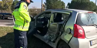 Sakarya'da Minibüs ve Otomobil Çarpıştı: 2 Yaralı