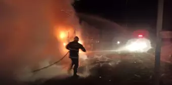 Hatay'da Park Halindeki Tır Yangında Kullanılamaz Hale Geldi