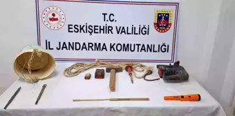 Eskişehir'de Kaçak Kazı Yapan İki Şüpheli Suçüstü Yakalandı