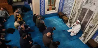 Diyanet İşleri Başkanı Erbaş, Bakü Şehitlik Camii'nde vatandaşlarla bir araya geldi