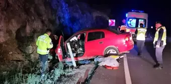 Bursa'da Kayaya Çarpan Otomobilin Sürücüsü Hayatını Kaybetti