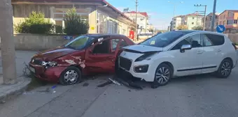 Samsun Bafra'da Otomobil Kazası: 2 Yaralı