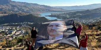 MHP Tunceli İl Başkanı Atatürk'ü Dev Posterle Andı