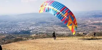 Düziçi'nde Yamaç Paraşütü Festivali Rüzgar Gibi Geçti