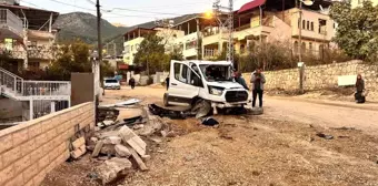 Hatay'da Freni Patlayan Beton Mikseri Kazası: 4 Yaralı