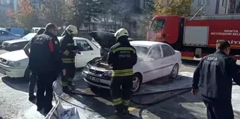 Konya'da Park Halindeki Aracın Motorunda Yangın Çıktı