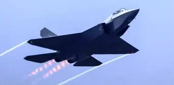 Çin'in Yeni J-35A Hayalet Savaş Uçağı Airshow China'da Tanıtıldı