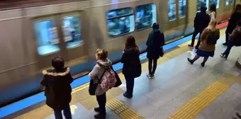 Yenikapı Metro İstasyonu Duman Nedeniyle Kapandı, Seferler Normalleşti