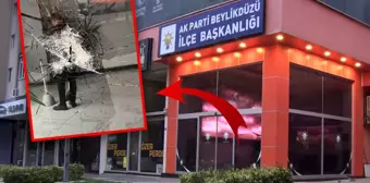 Beylikdüzü'nde AK Parti binasına kaldırım taşıyla saldırı