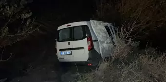 Hatay'da Traktör ile Hafif Ticari Araç Çarpıştı: 2 Yaralı