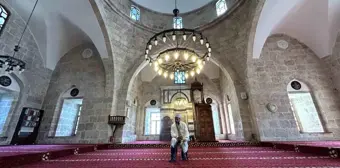 Hatay'daki Tarihi Camide Çocuklara Ney Dersi