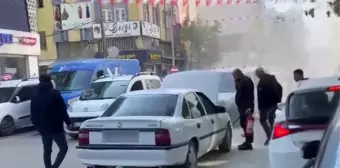 Adıyaman'da Seyir Halindeki Otomobil Alev Aldı