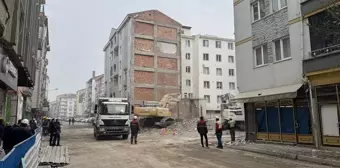 Çorum'daki Doğal Gaz Patlamasının Ardından Hilal Apartmanı Yıkıldı