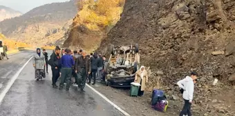 Hakkari'de Minibüs Takla Attı: 11 Yaralı