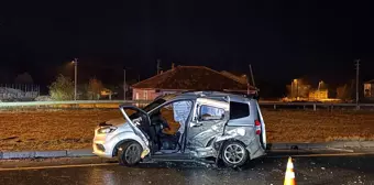 Uşak'ta Trafik Kazası: 1 Ölü, 5 Yaralı