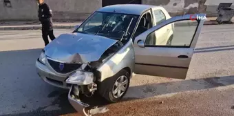 Çorum'da Ağaca Çarpan Otomobilin Sürücüsü Yaralandı