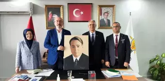 Yaşar Saygılı'dan Adnan Menderes'in Gençlik Portresi Hediyesi