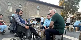 Diyarbakır Valisi Murat Zorluoğlu, Halkın Arasına Karıştı