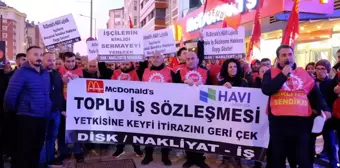 Eskişehir'de İşçilerden Mcdonald's Önünde Oturma Eylemi