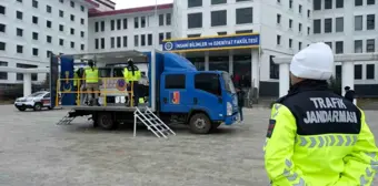 Ardahan'da Öğrenciler Emniyet Kemeri Kullanımını Simülasyonla Öğrendi