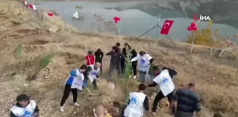 Tunceli'de şehit öğretmenler adına fidan dikildi