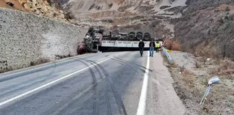 Gümüşhane'de Boru Yüklü Tır Kaza Yaptı: Sürücü Ağır Yaralı