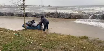 Lodosun vurduğu İstanbul'da metrelerce yükseklikte dalgalar oluştu