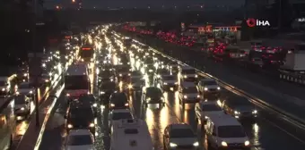 İstanbul'da Trafik Yoğunluğu Yüzde 90'a Ulaştı