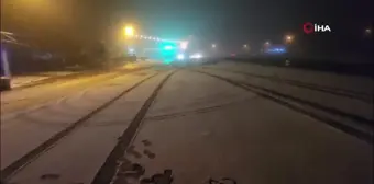 Denizli'de Mevsimin İlk Kar Yağışı Trafiği Olumsuz Etkiledi