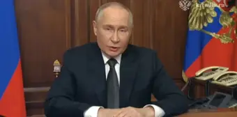 Putin sekiz dakikalık videoda ellerini bir an bile oynatmadı