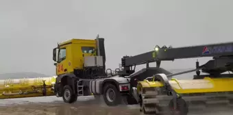 İstanbul'da Sağanak Yağış Kar Yağışına Dönüştü, Uçuşlarda Gecikmeler Yaşanıyor