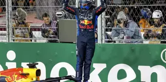 Max Verstappen, Las Vegas Grand Prix'sini 5. sırada tamamlayarak üst üste 4. kez şampiyon oldu