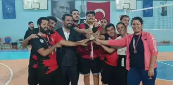 Kozan'da voleybol turnuvası düzenlendi