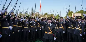 Ordudan ihraçları istenen teğmenlerin komutanı görevden alındı