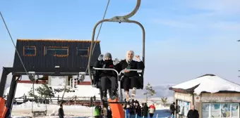 Akdağ Kayak Merkezi'nde Hafta Sonu Yoğunluğu